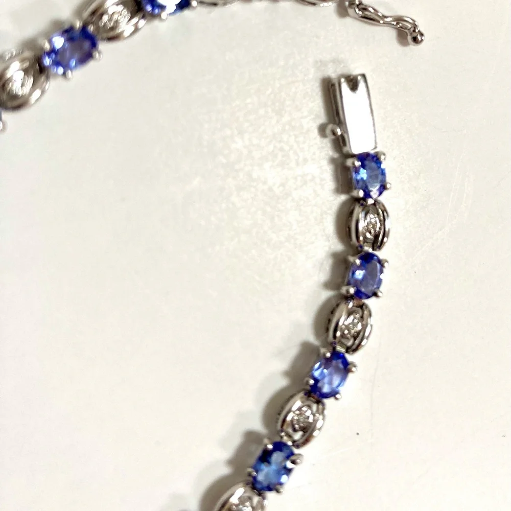Elegant 14k White Gold Tanzanite & Diamond 7” Tennis Bracelet - Like NEW - Picture 6 of 6